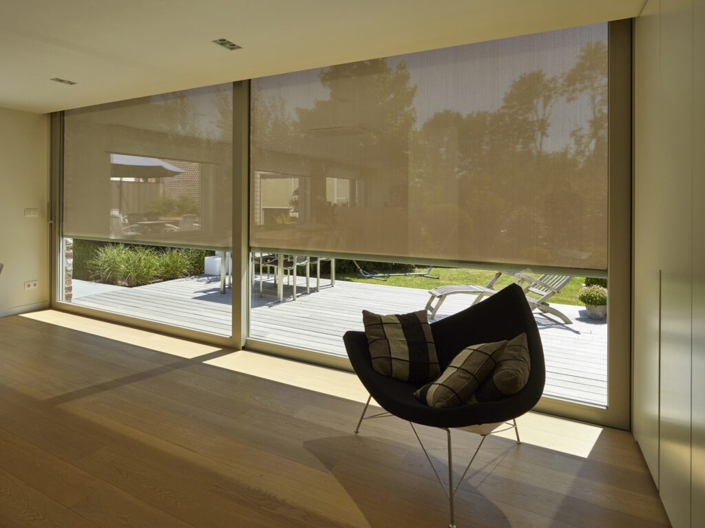 Zonwering_screens_Building_Shutters_LichtDoek3-min
